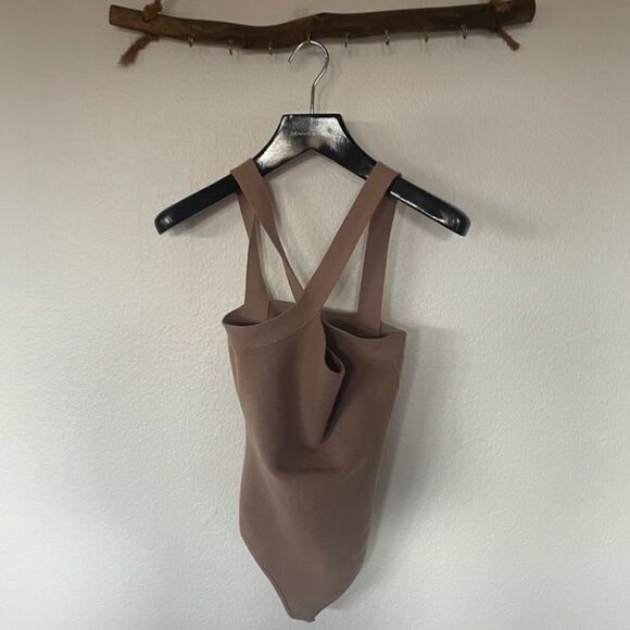 Tan criss cross bodysuit - Picture 4 of 4
